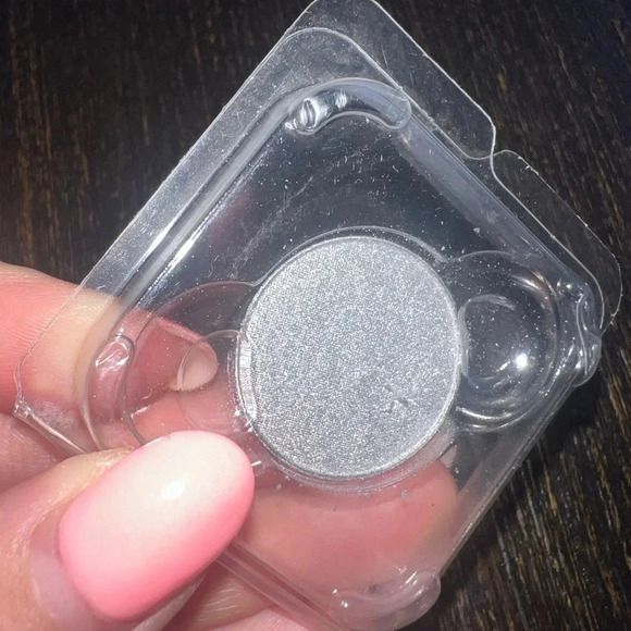 Lancôme Eyeshadow Refill - Picture 1 of 6